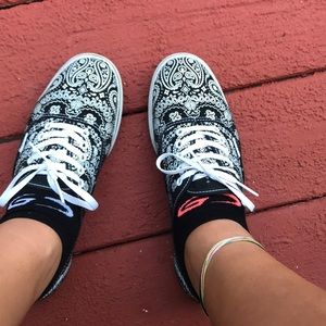 Vans bandana print shoes